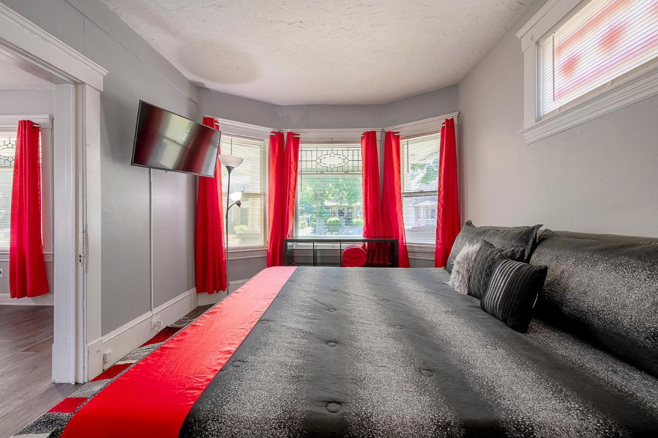 The Rubi Lounge - Spacious Brooklyn Centre Modern Escape Near Downtown With Parking, 300Mb Wifi & Self Check-In Кливленд Экстерьер фото